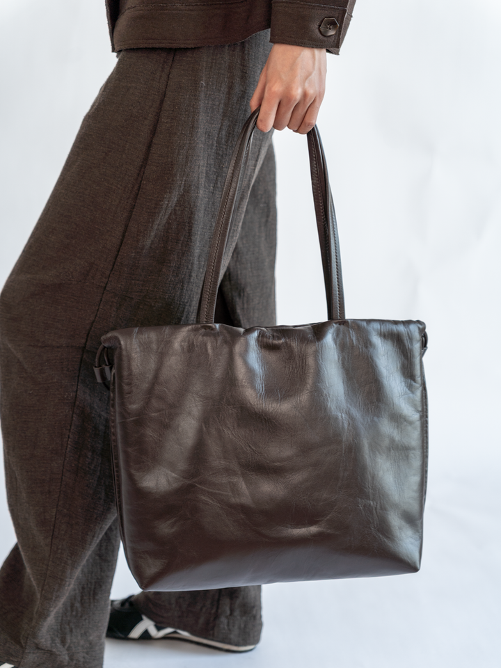 Large Tote in Shiny Espresso