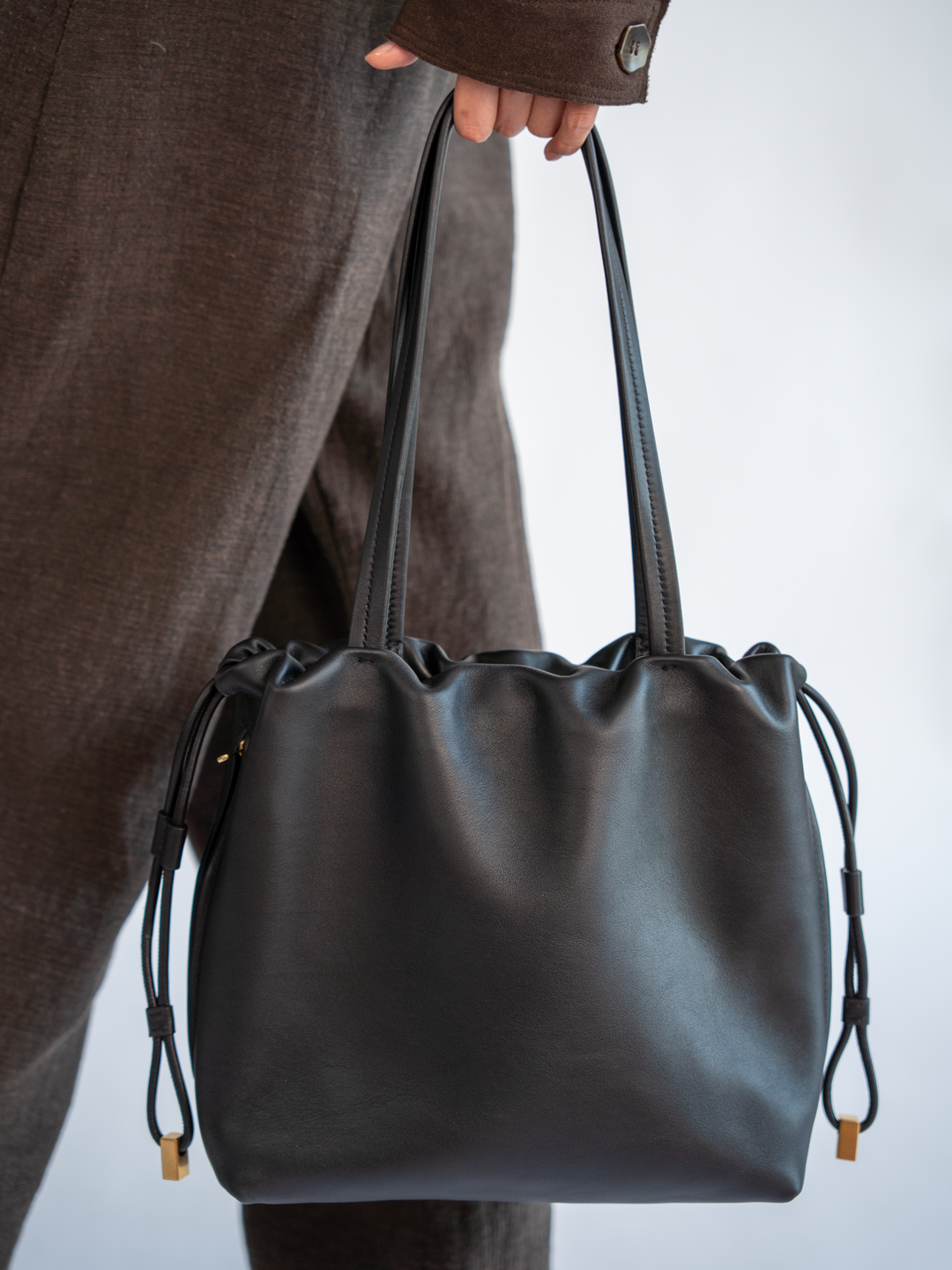Medium Tote in Black
