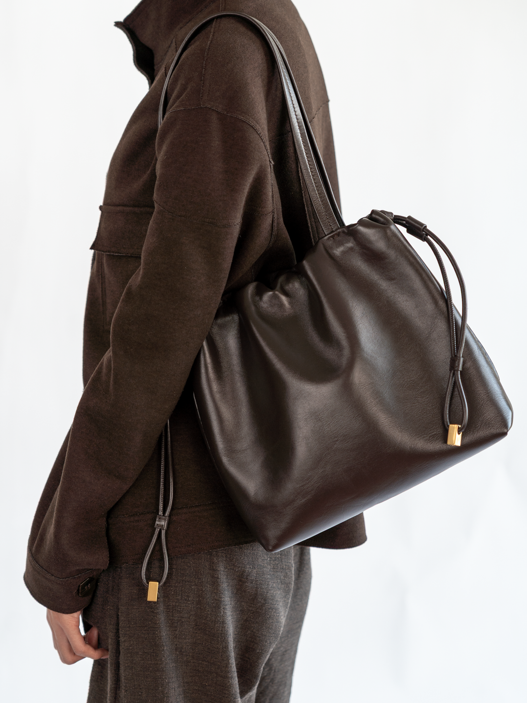 Medium Tote in Shiny Espresso