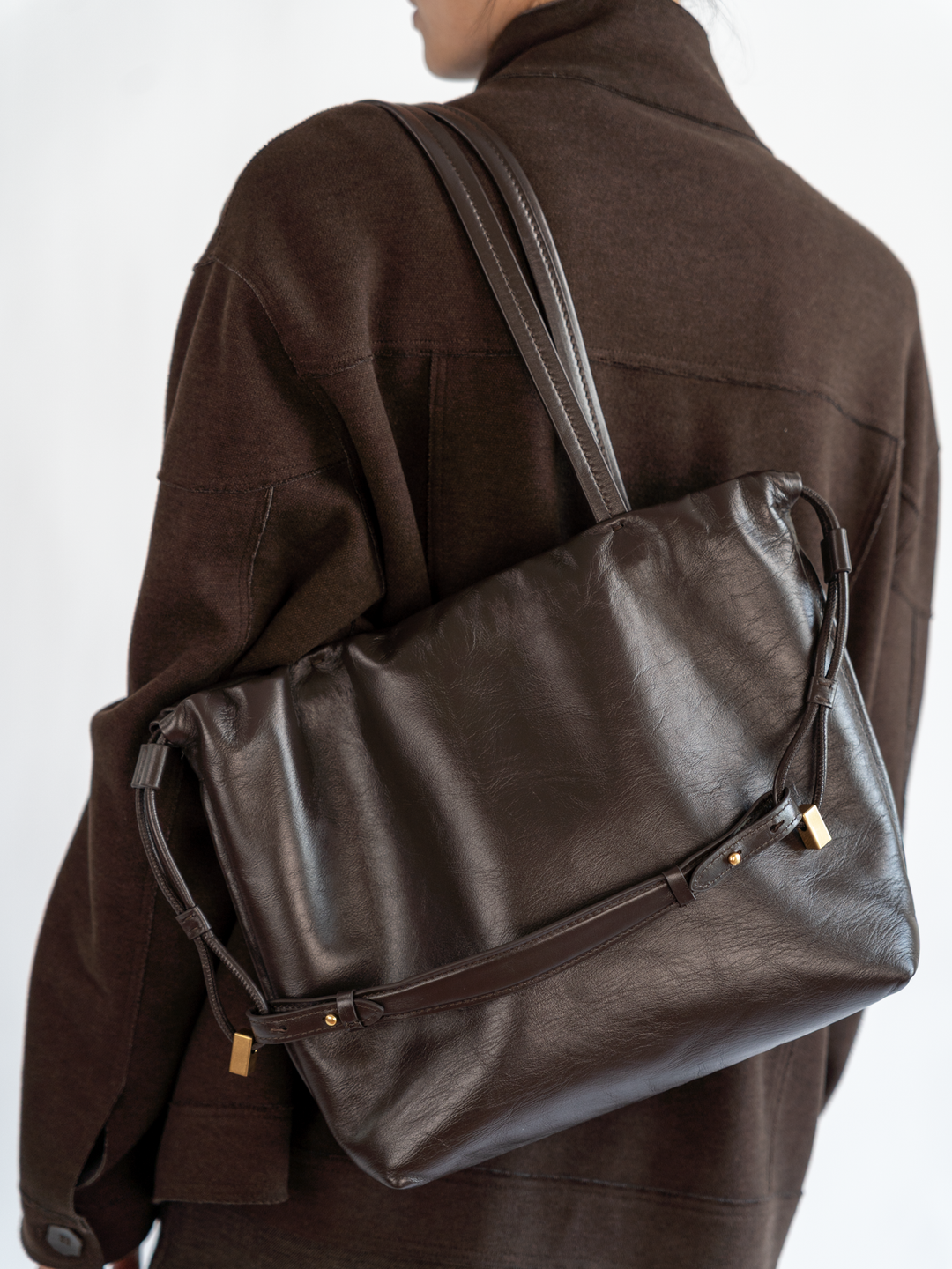 Medium Tote in Shiny Espresso