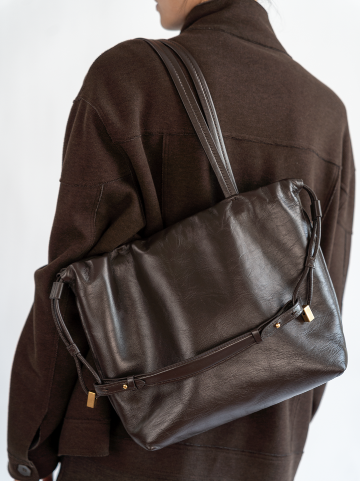 Medium Tote in Shiny Espresso