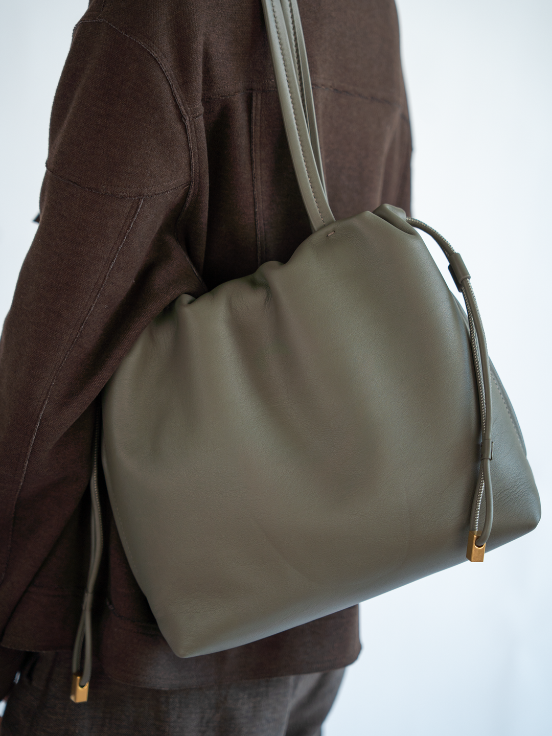 Medium Tote in Olive Grey