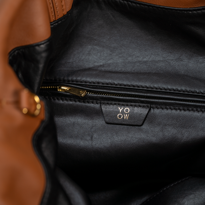 Medium Tote in Caramel