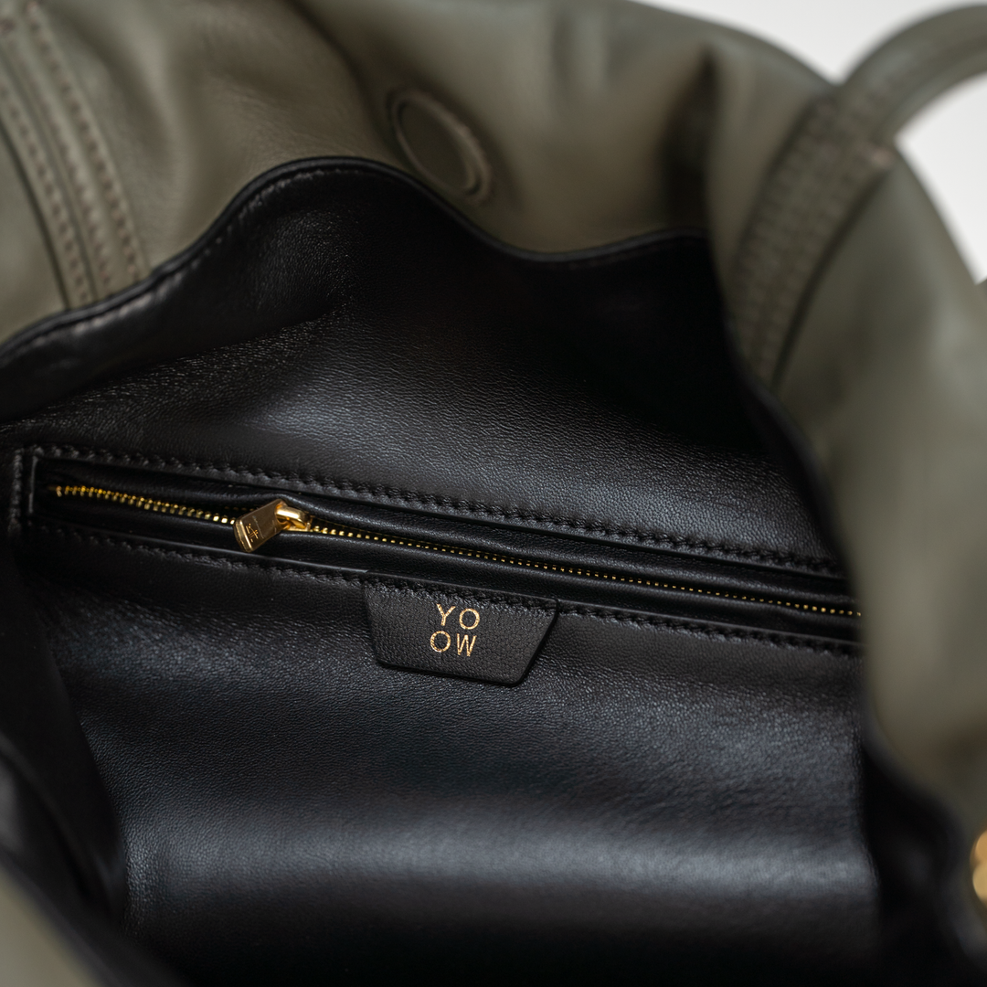 Medium Tote in Olive Grey